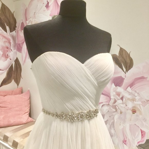 PRONOVIAS WEDDING GOWN! - Picture 5 of 8